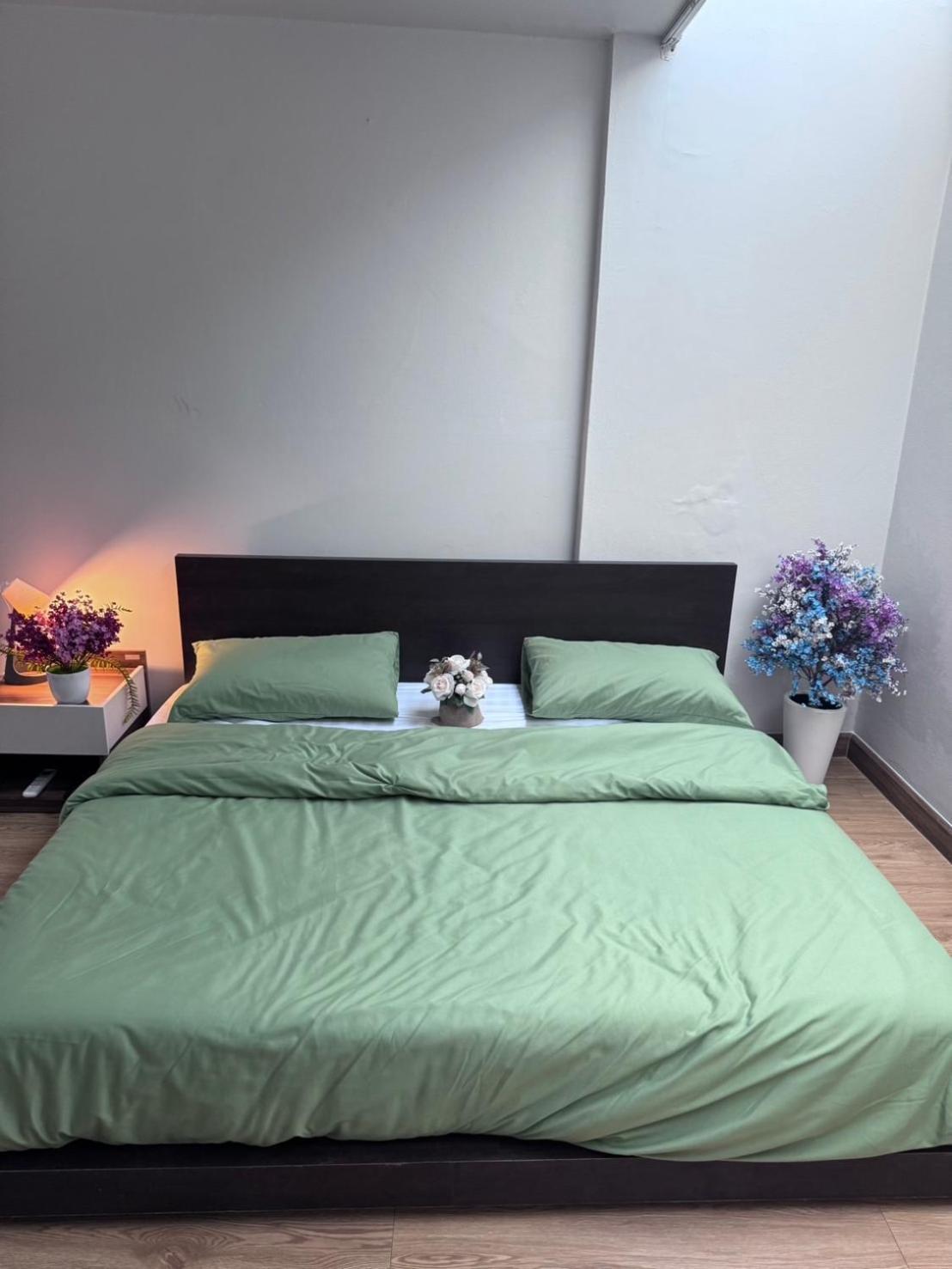 Bud Brew Beyond Dispensary And Hotel Bangkok Buitenkant foto