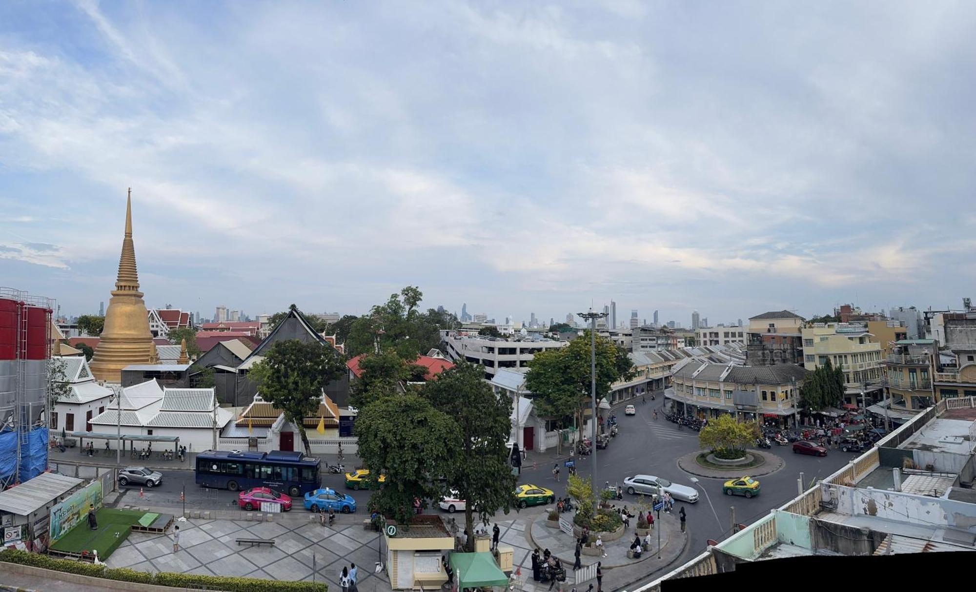 Bud Brew Beyond Dispensary And Hotel Bangkok Buitenkant foto