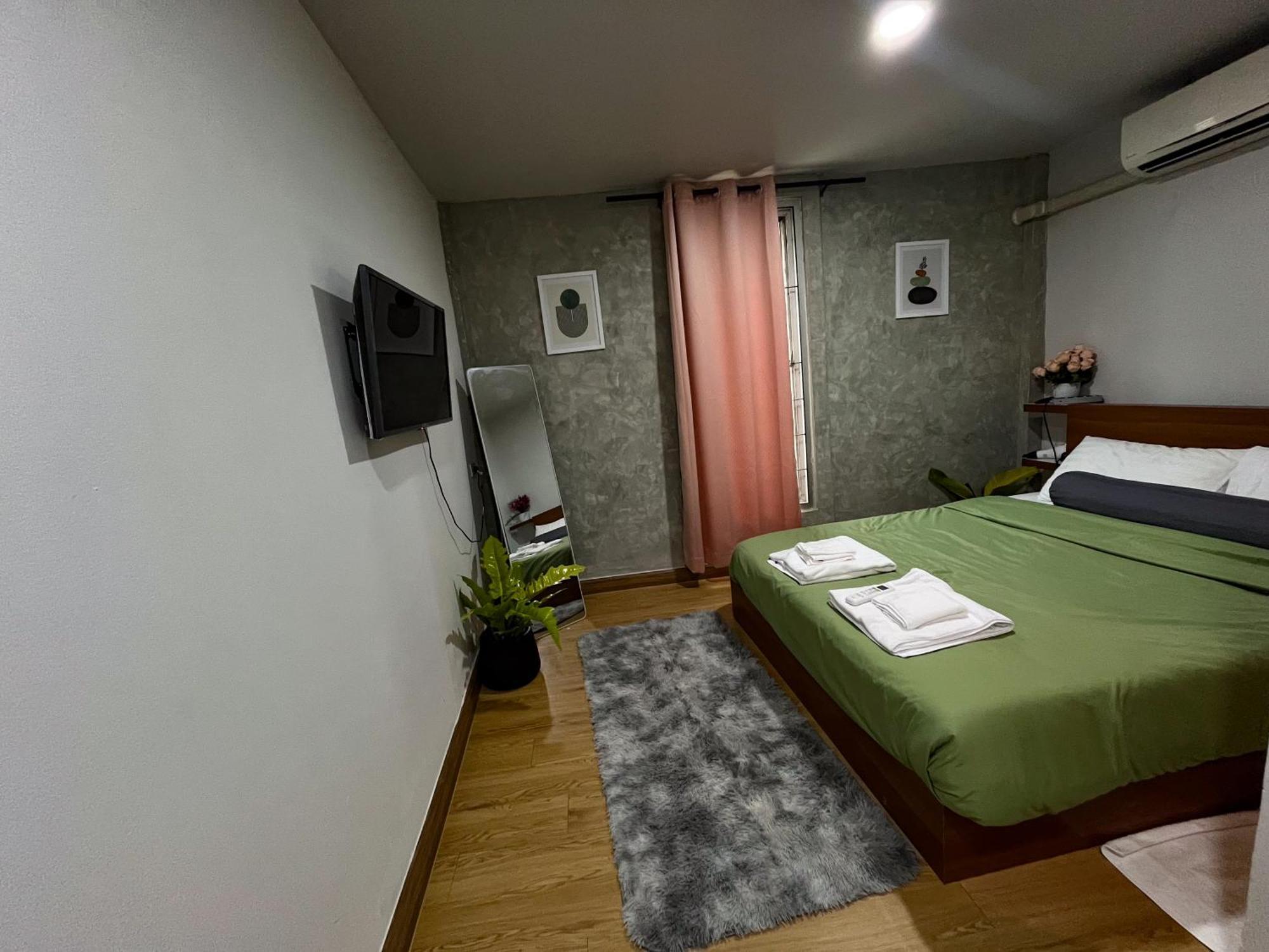Bud Brew Beyond Dispensary And Hotel Bangkok Buitenkant foto